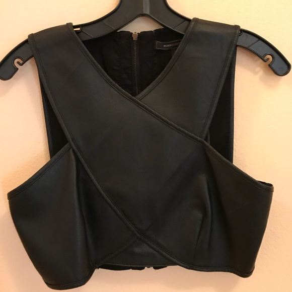 ⭐️Host Pick⭐️BCBGMAXAZRIA cropped leather look Top - Picture 5 of 8